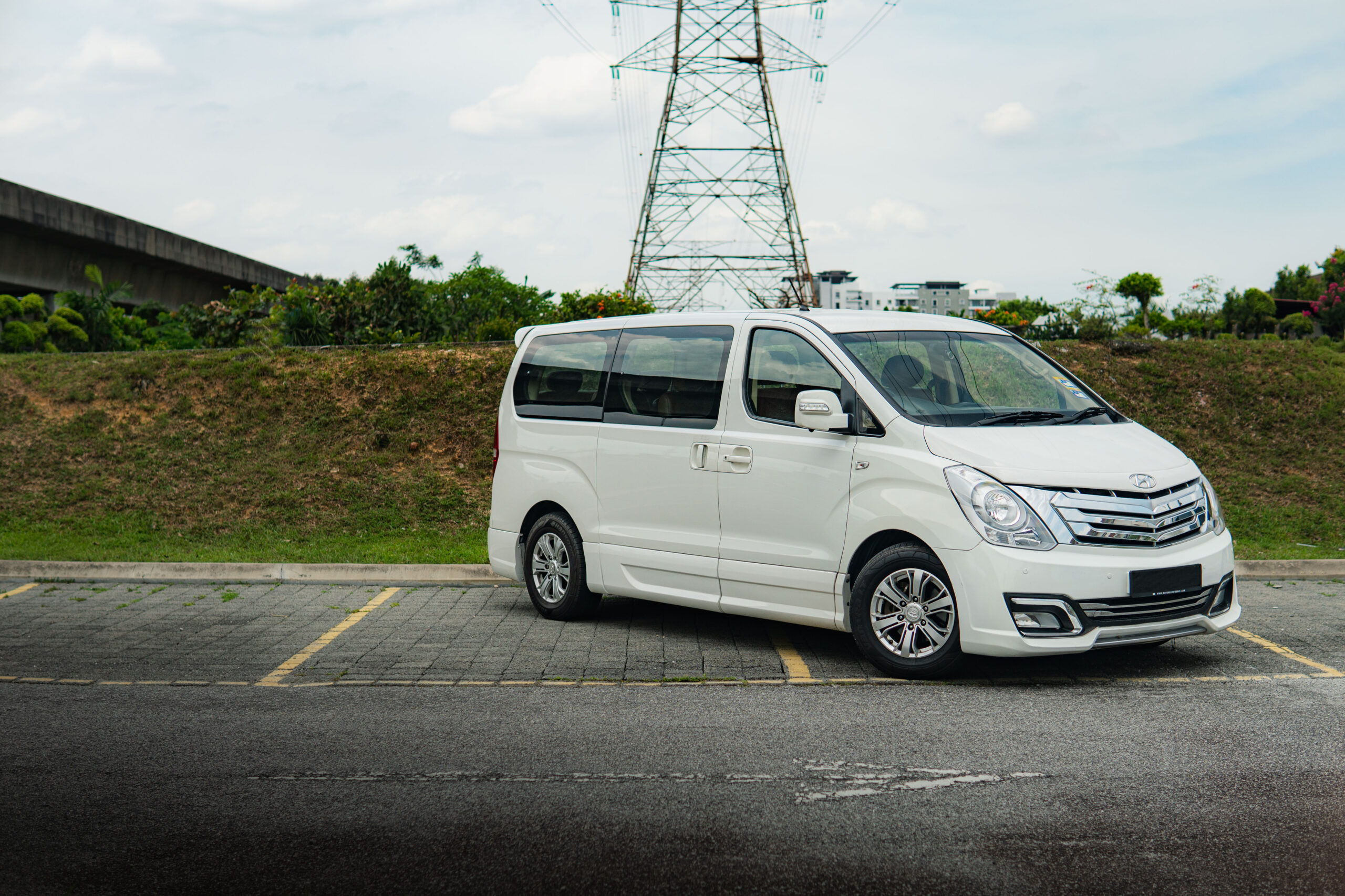 **“Hyundai Starex spacious MPV with versatile seating and modern design, perfect for family travel.”**